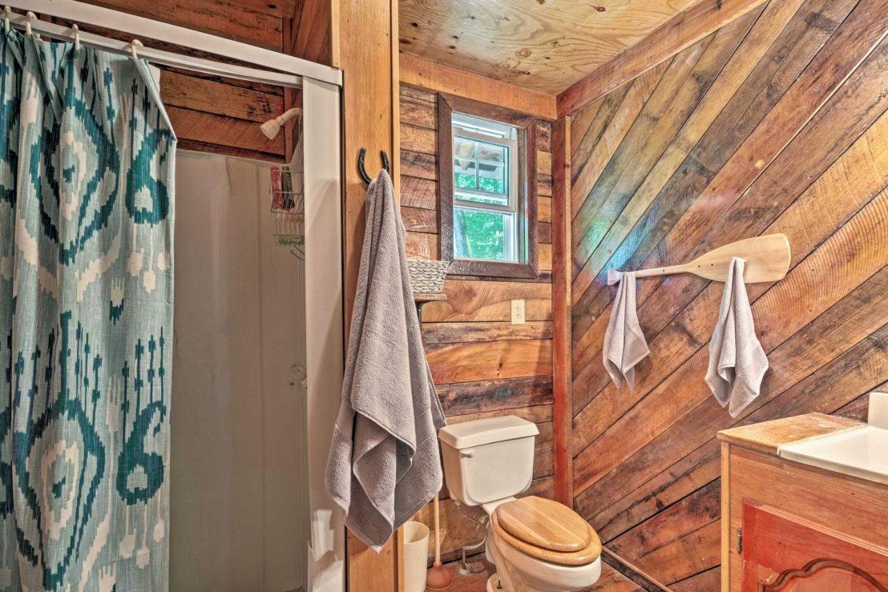 Creekside Cabin With Deck In Pisgah Forest! Barnardsville Eksteriør bilde